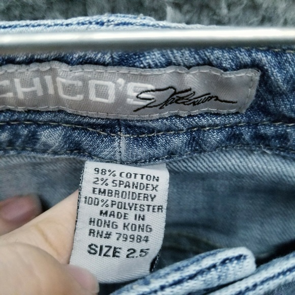 Chico's 25 Platinum Floral Marquis Blue Solid Cropped Jeans 34.5" 23.5" 12" - Picture 6 of 11